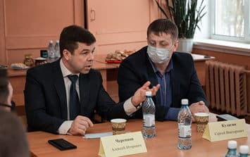 Активное обсуждение на круглом столе