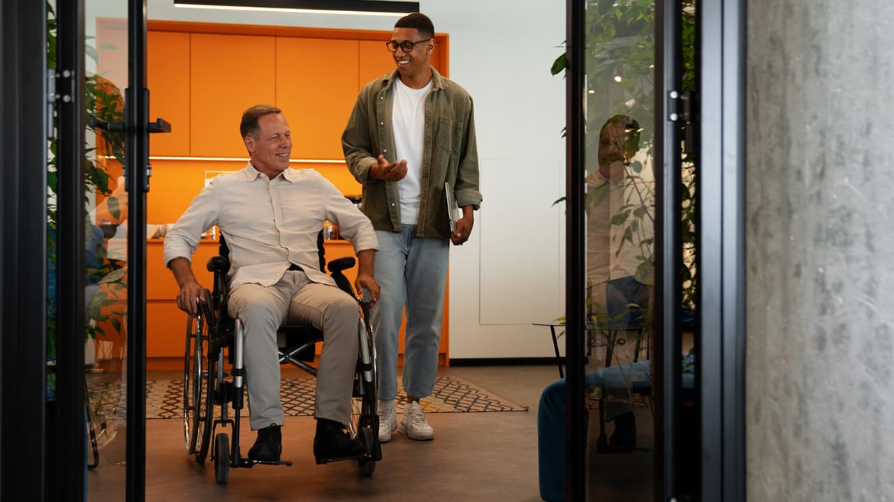 Все общественные зоны – вестибюли, рестораны, бассейны, конференц-залы – должны быть доступны для МГН