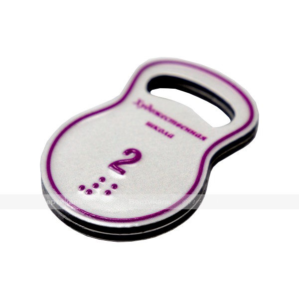 Гардеробные номерки криволинейной формы двусторонние на основе алюминиевой композитной плиты 3 мм с защитным покрытием 65 х 45 мм – фото № 3