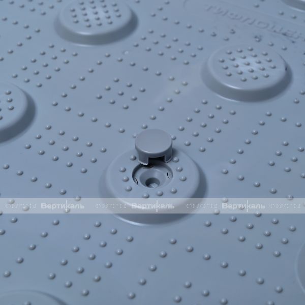 Плитка тактильная (непреодолимое препятствие, конусы шахматные) противоскользящая, 500х500х5, ПВХ, серый – фото № 8