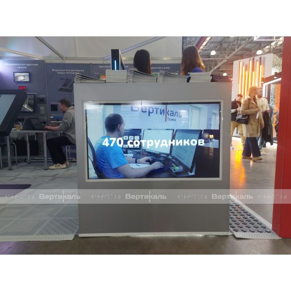Стойка ресепшен с телевизором Вертикаль – фото № 5